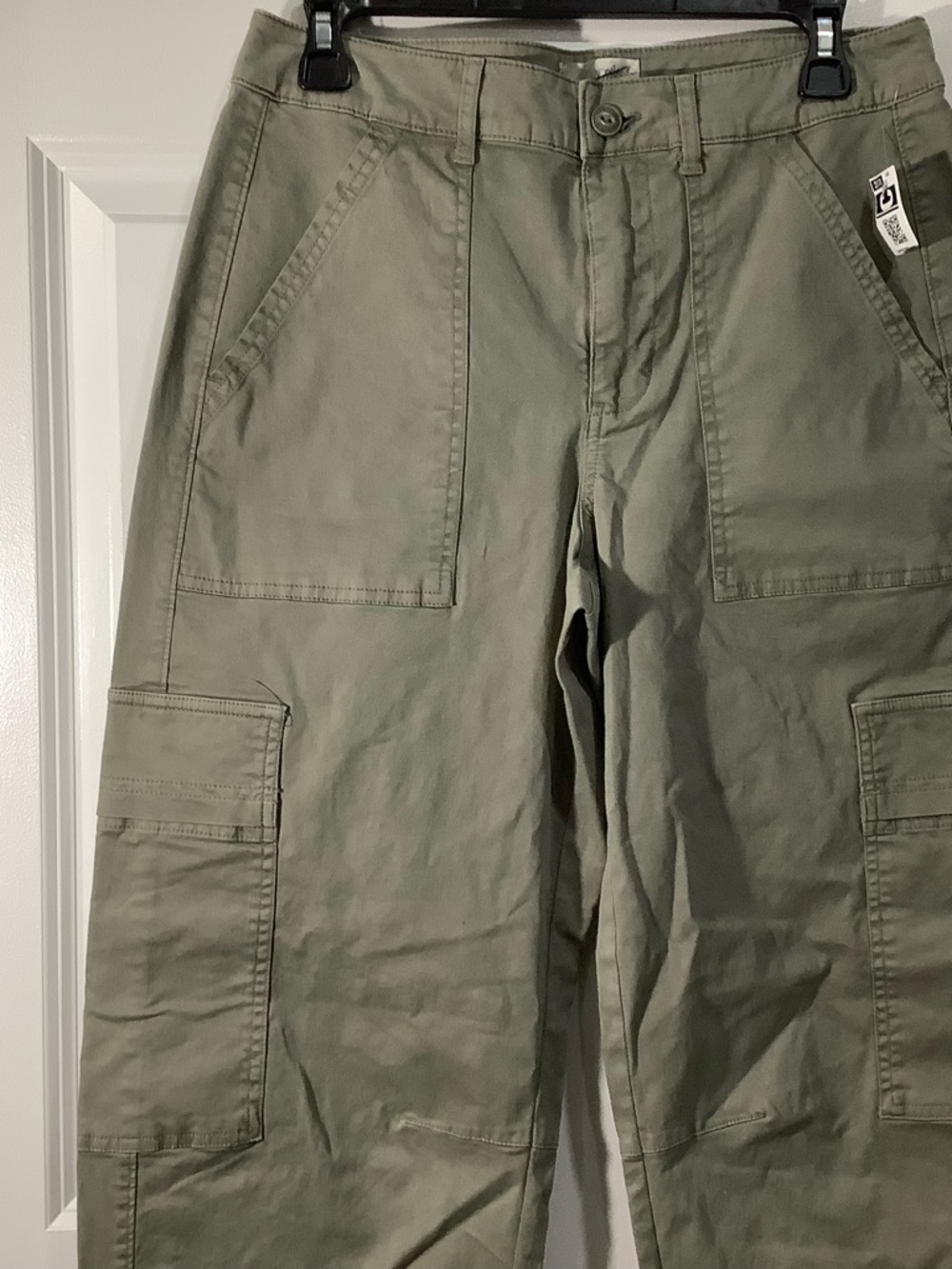 Universal Thread Olive Green Cargo Pants wide leg size 8 NWT. - Picture 6 of 12